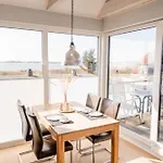 Brueckenblick 12 A - Direkt Am